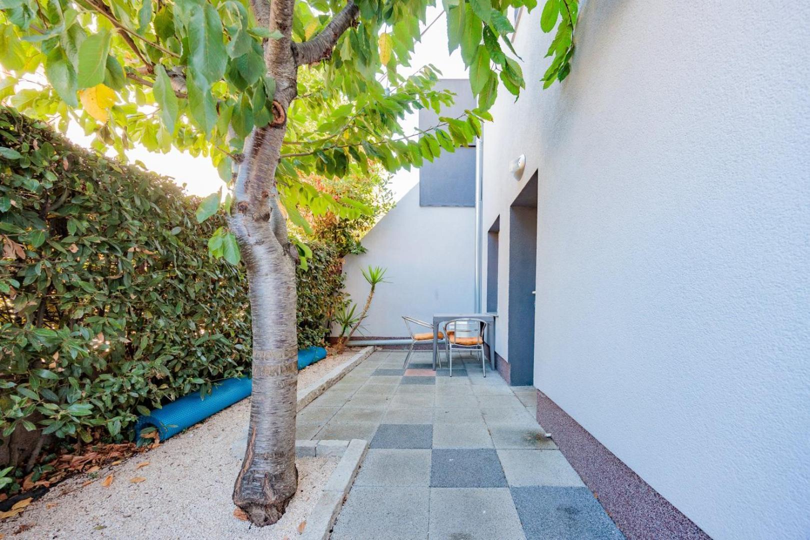 Crowonder Lucky Holiday House With Pool And Patio 30 Meters From The Beach ザダル エクステリア 写真
