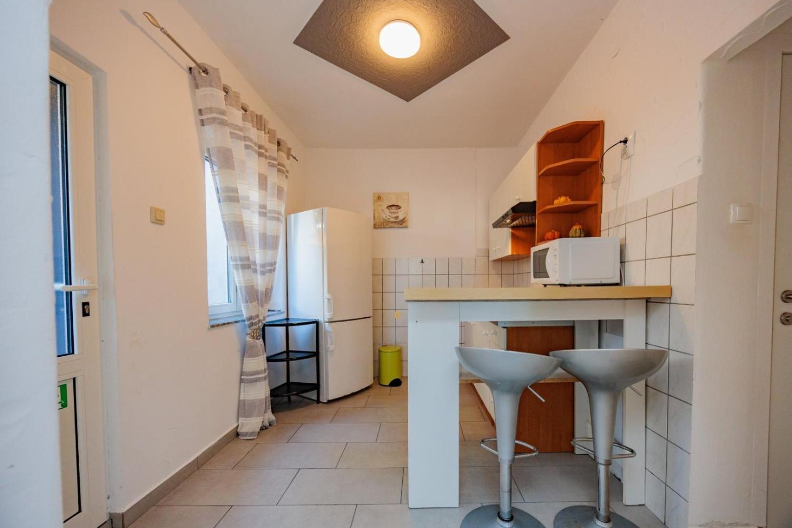 Crowonder Lucky Holiday House With Pool And Patio 30 Meters From The Beach ザダル エクステリア 写真