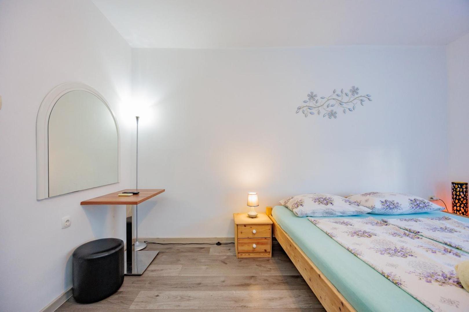 Crowonder Lucky Holiday House With Pool And Patio 30 Meters From The Beach ザダル エクステリア 写真