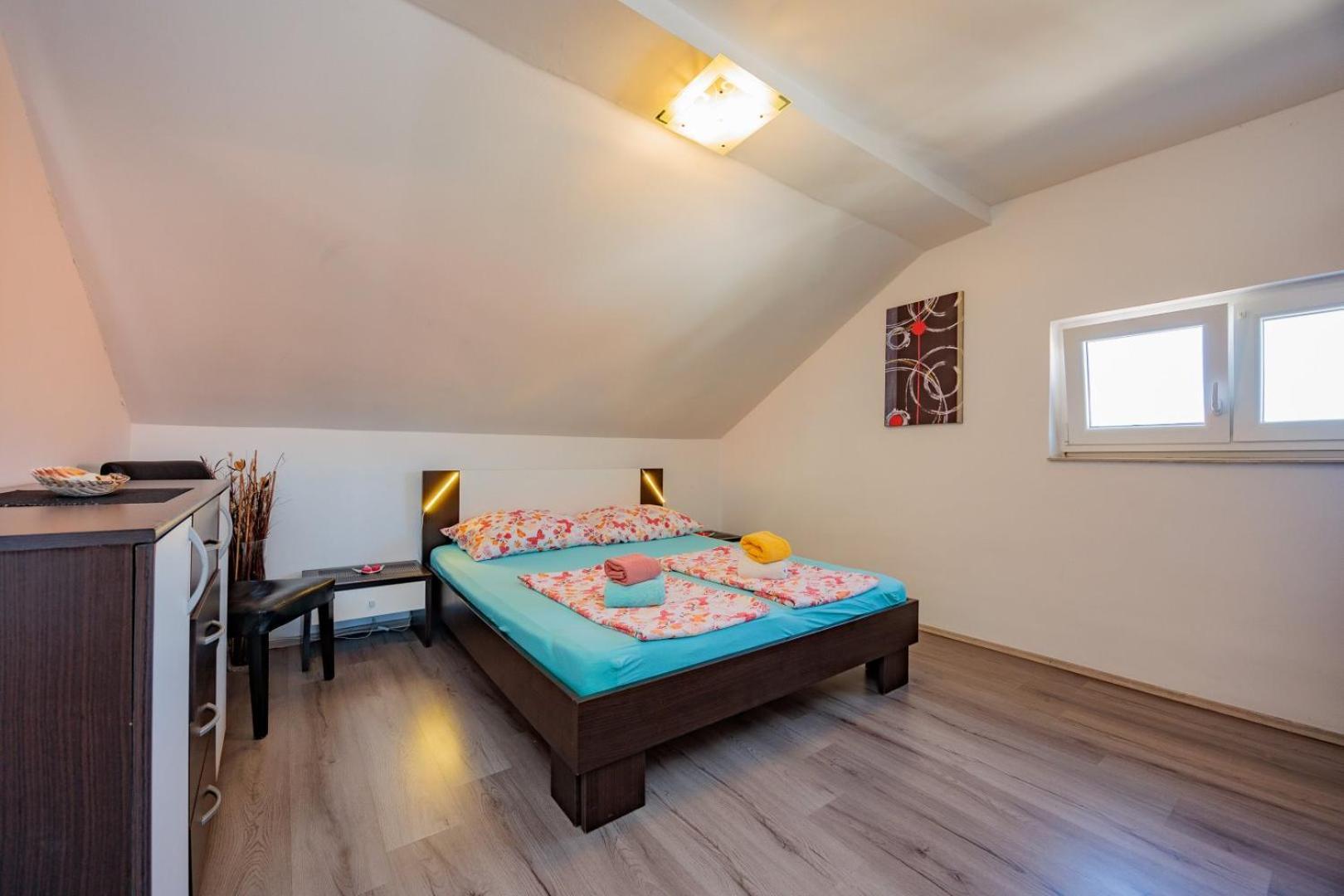 Crowonder Lucky Holiday House With Pool And Patio 30 Meters From The Beach ザダル エクステリア 写真
