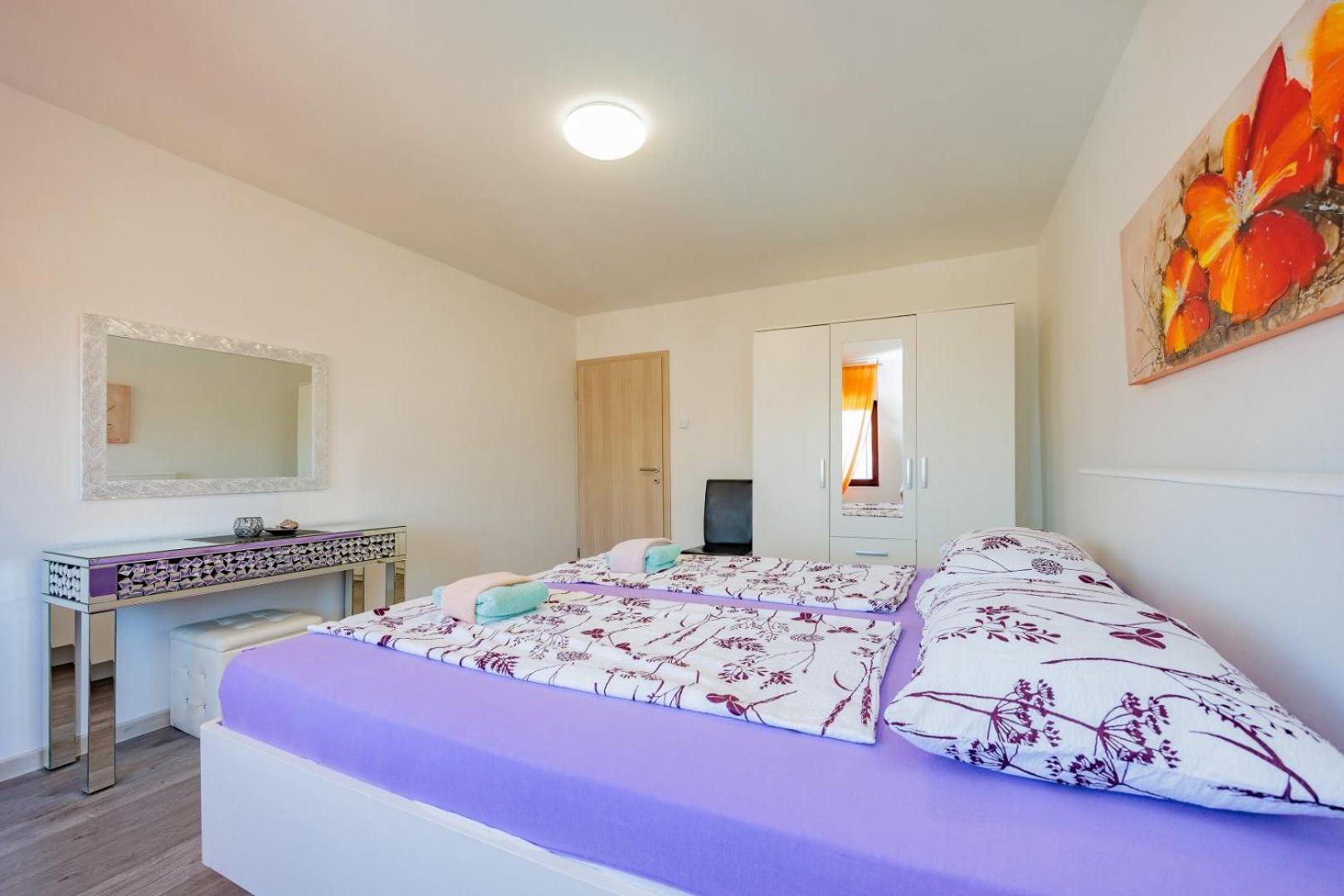 Crowonder Lucky Holiday House With Pool And Patio 30 Meters From The Beach ザダル エクステリア 写真