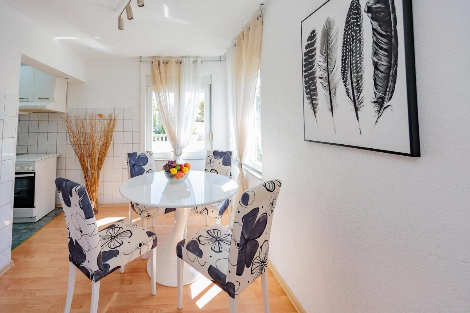 Crowonder Lucky Holiday House With Pool And Patio 30 Meters From The Beach ザダル エクステリア 写真
