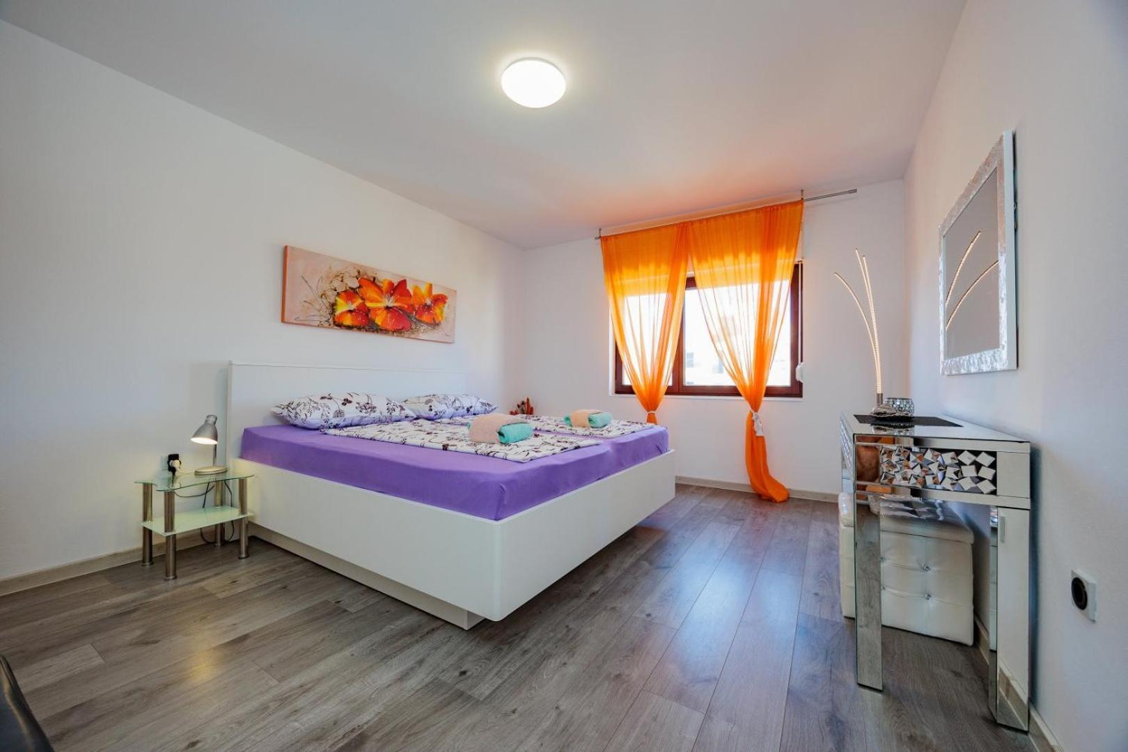 Crowonder Lucky Holiday House With Pool And Patio 30 Meters From The Beach ザダル エクステリア 写真