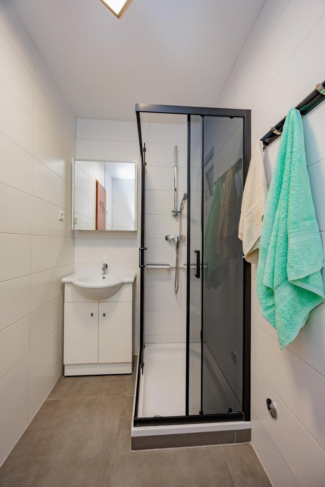 Crowonder Lucky Holiday House With Pool And Patio 30 Meters From The Beach ザダル エクステリア 写真