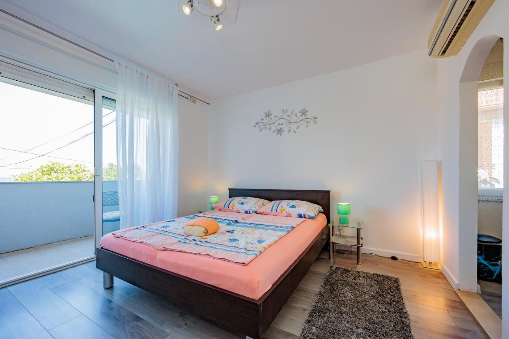 Crowonder Lucky Holiday House With Pool And Patio 30 Meters From The Beach ザダル エクステリア 写真