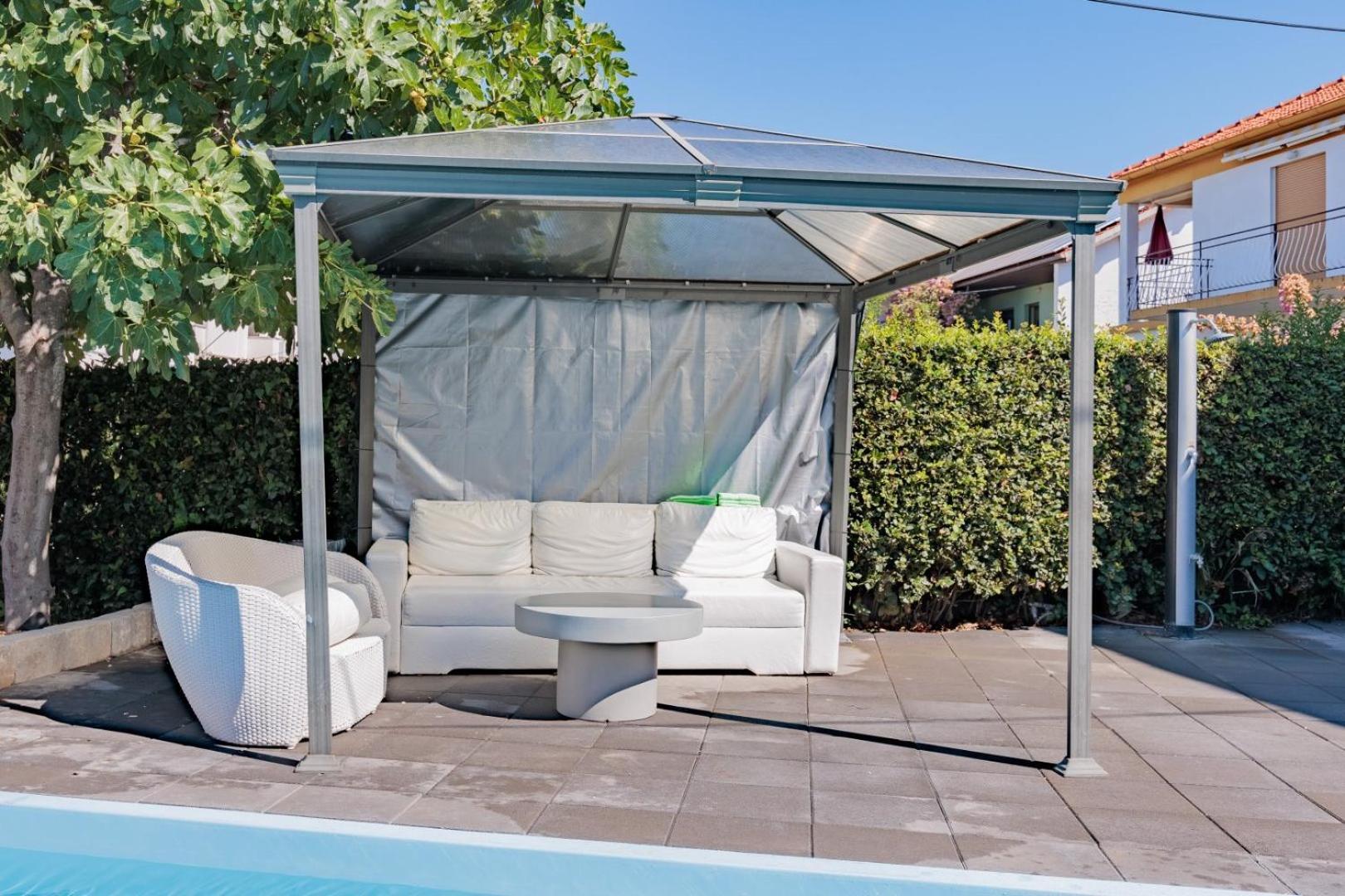 Crowonder Lucky Holiday House With Pool And Patio 30 Meters From The Beach ザダル エクステリア 写真